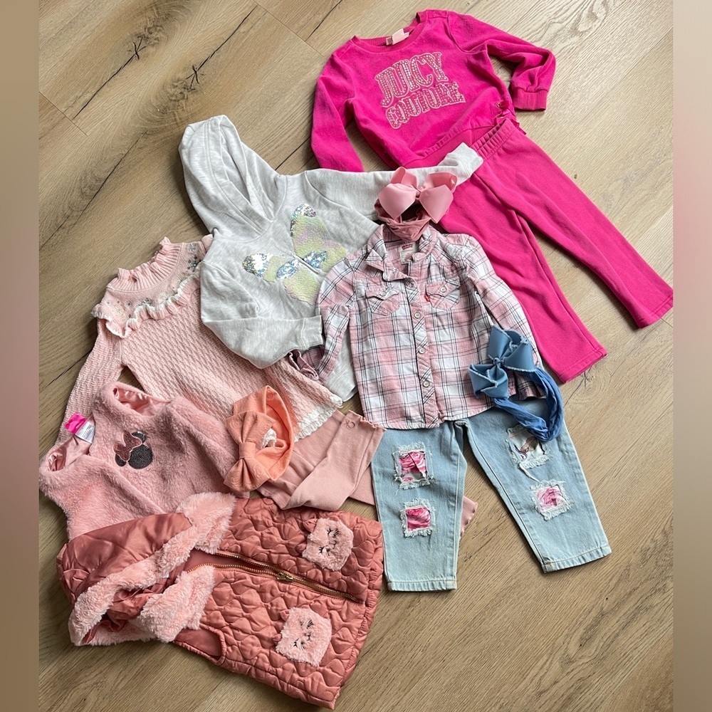 Big LOT Branded girls clothes 2T, Juicy Couture, Disney, Levi’s, HM -MATCHY SETS